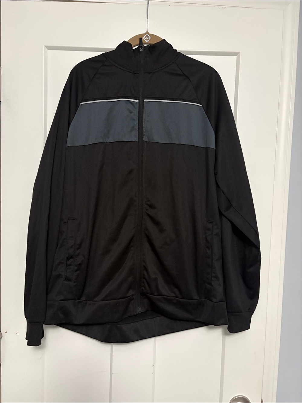 Athletic Works men’s long sleeve black jacket